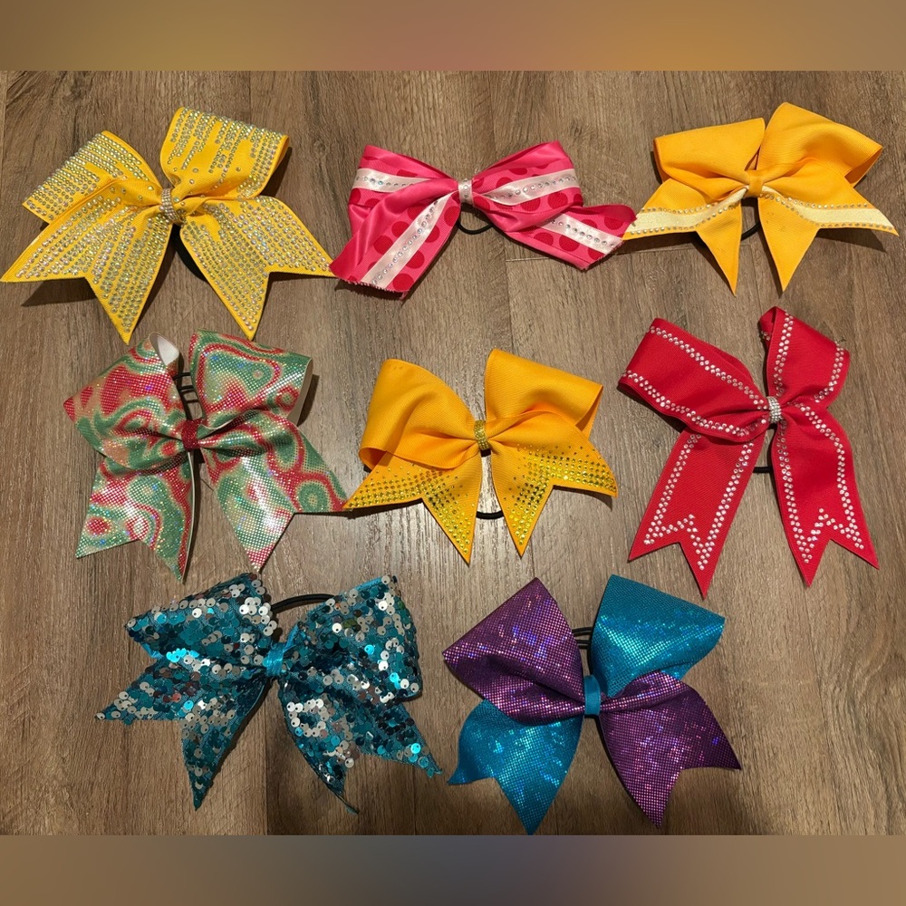 Cheer bows